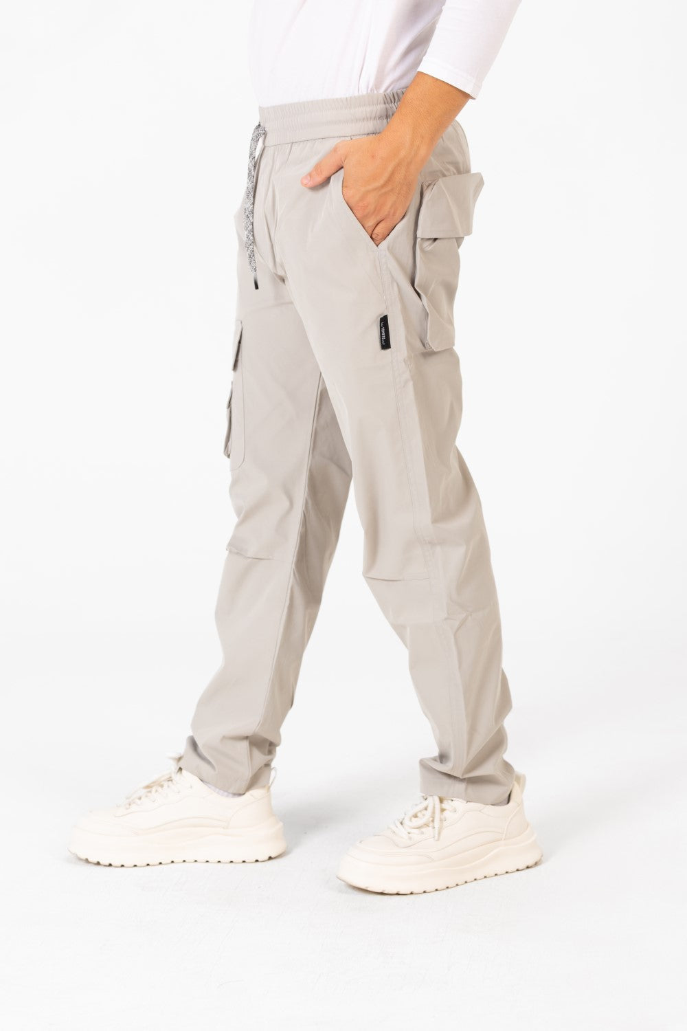 Men's Oversized Sweatpants With A Drawstring At The Middle And Modern Pockets