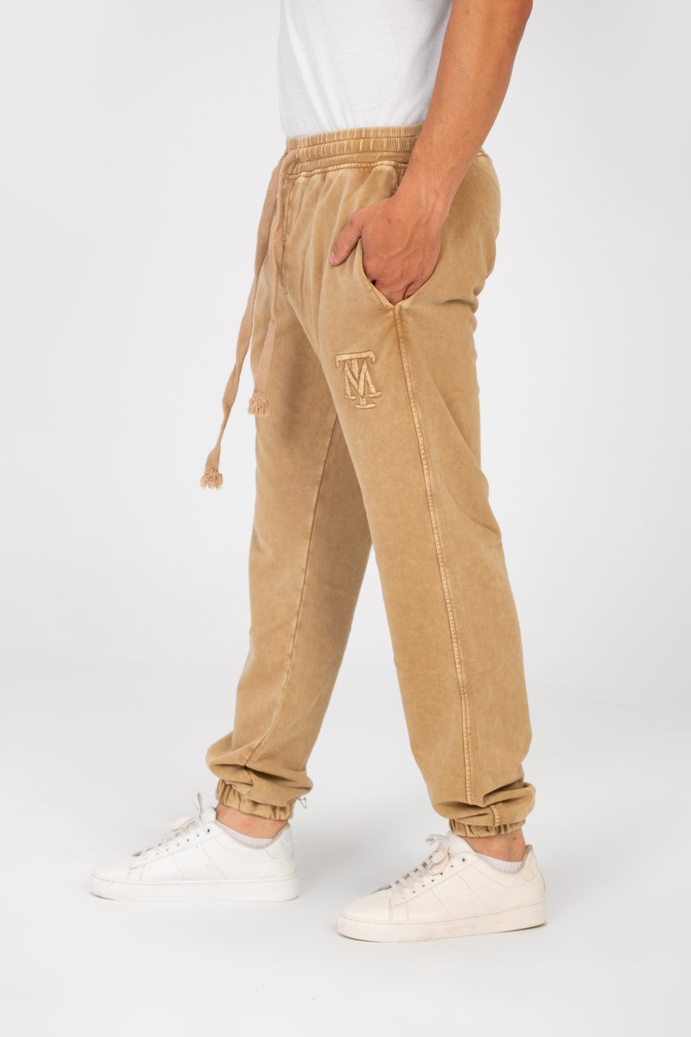 Men's Tomato Oversized Sweatpants With Modern Cut And Pockets