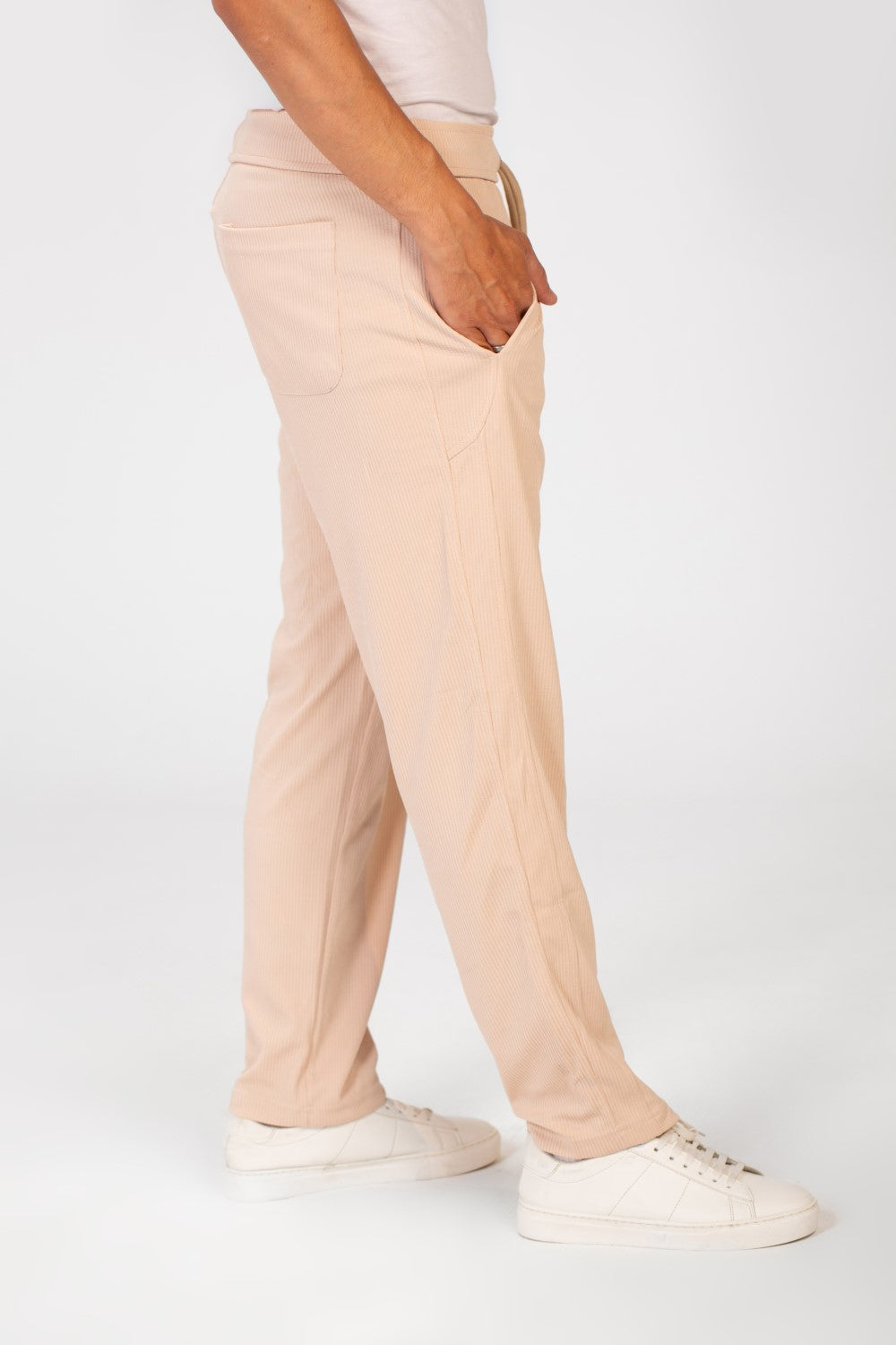 بنطال رياضي رجالي واسع الساق من Tomato مع حزام خصر مطاطي وثلاثة جيوب