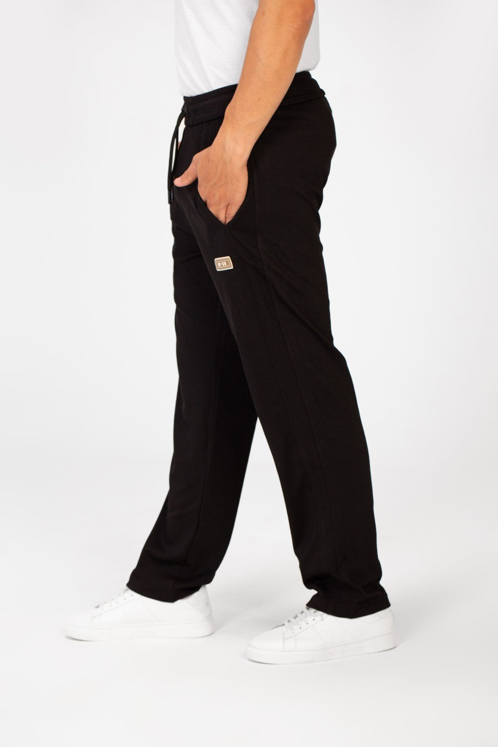 بنطال رياضي رجالي واسع الساق من Tomato مع حزام خصر مطاطي وثلاثة جيوب