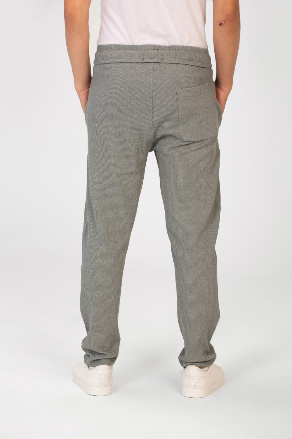 بنطال رياضي رجالي واسع الساق من Tomato مع حزام خصر مطاطي وثلاثة جيوب