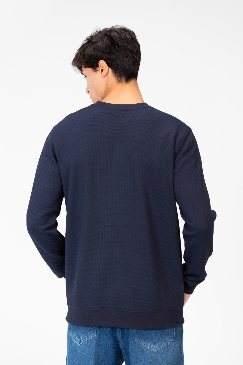 سويت شيرت رجالي برقبة دائرية بألوان أساسية