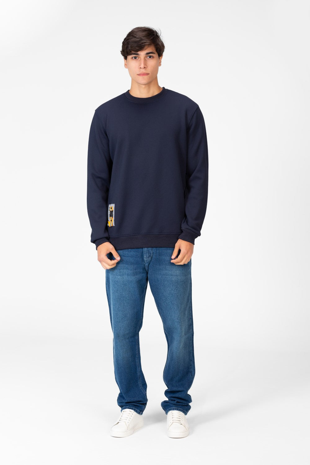 سويت شيرت رجالي برقبة دائرية بألوان أساسية