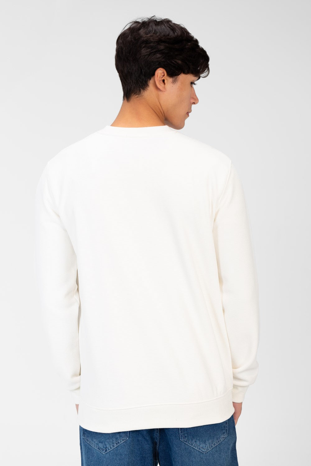 سويت شيرت رجالي برقبة دائرية بألوان أساسية