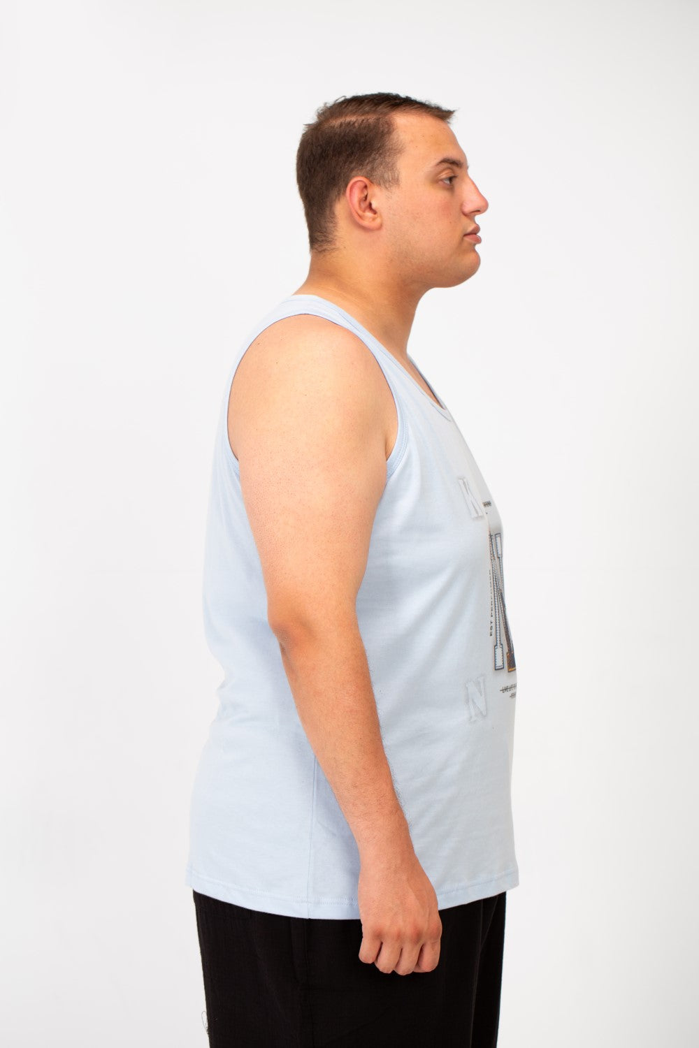 تي شيرت رجالي صيفي كبير الحجم بطبعة أمامية وقطعة عصرية