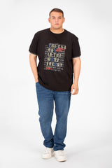 تي شيرت رجالي كبير الحجم برقبة دائرية وطبعة أمامية وأكمام قصيرة