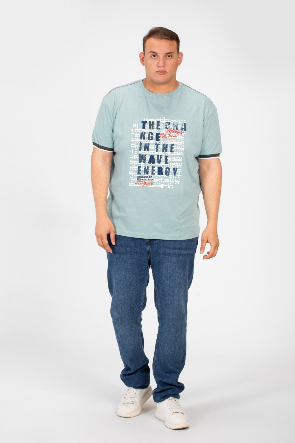 تي شيرت رجالي كبير الحجم برقبة دائرية وطبعة أمامية وأكمام قصيرة