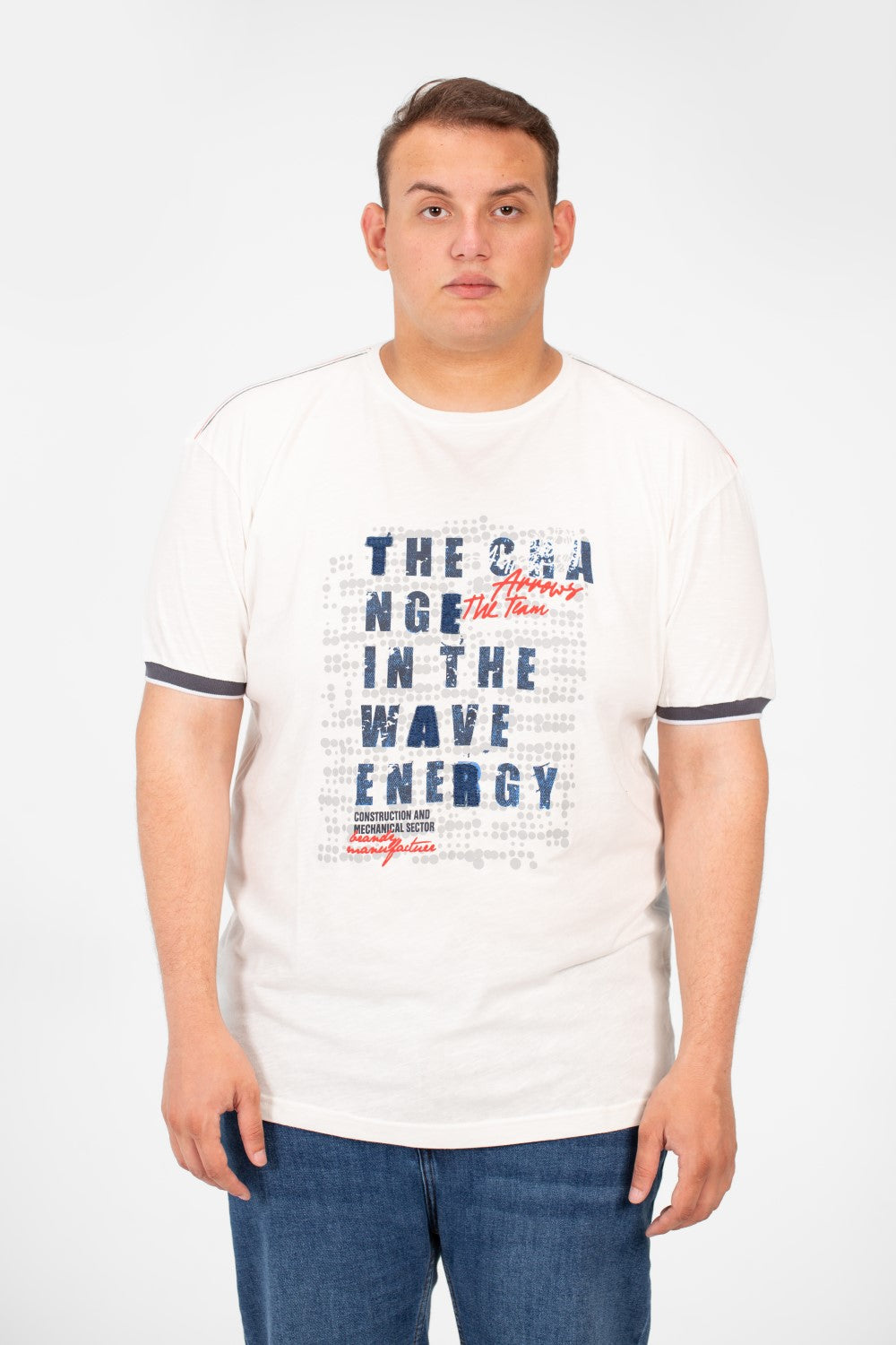 تي شيرت رجالي كبير الحجم برقبة دائرية وطبعة أمامية وأكمام قصيرة