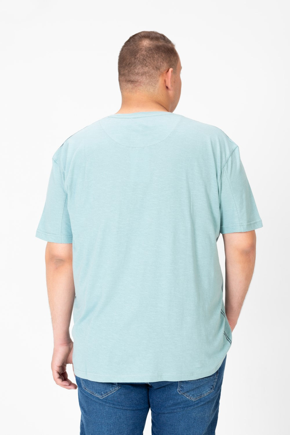 تي شيرت رجالي كبير الحجم مطبوع برقبة دائرية ونصف كم