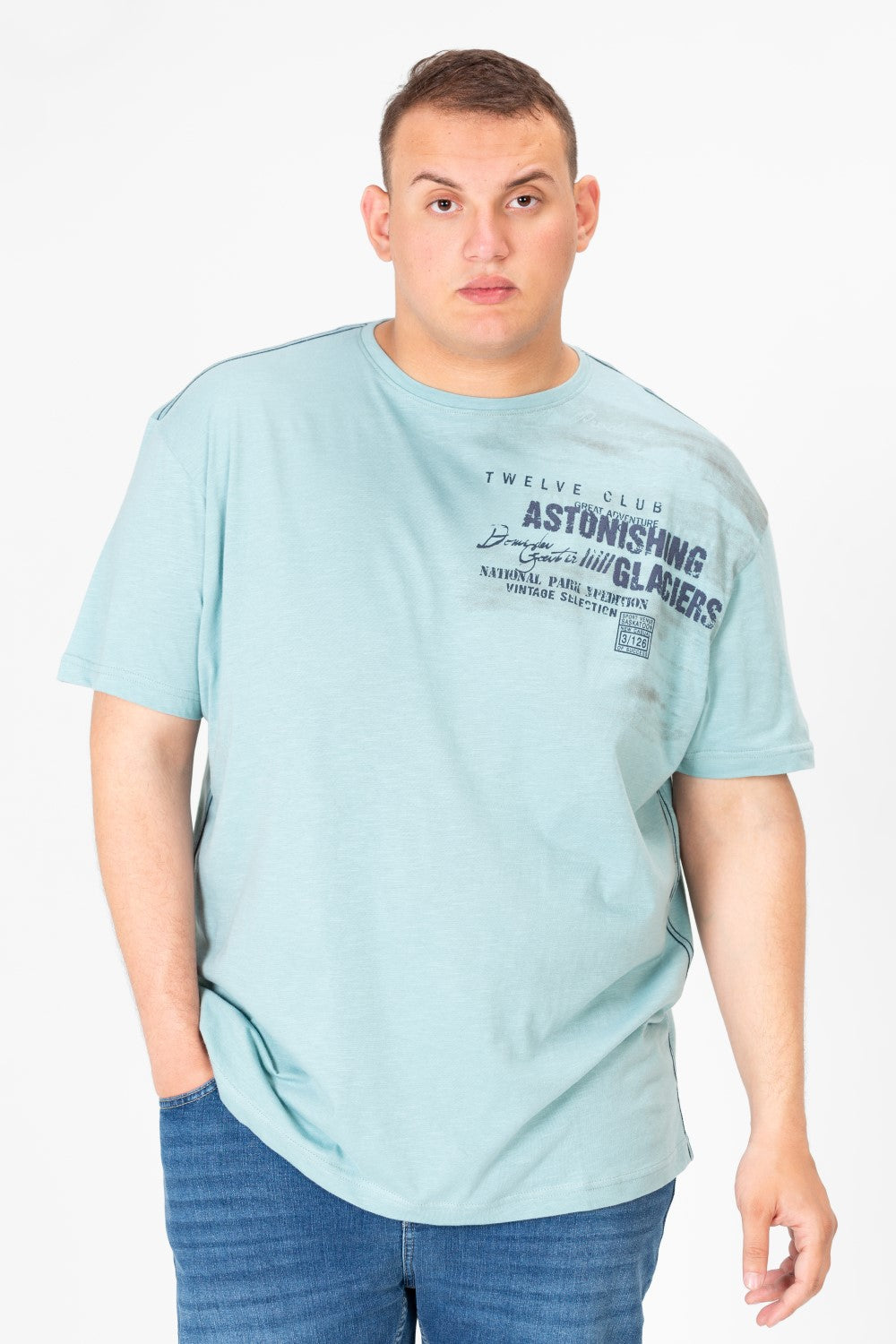 تي شيرت رجالي كبير الحجم مطبوع برقبة دائرية ونصف كم