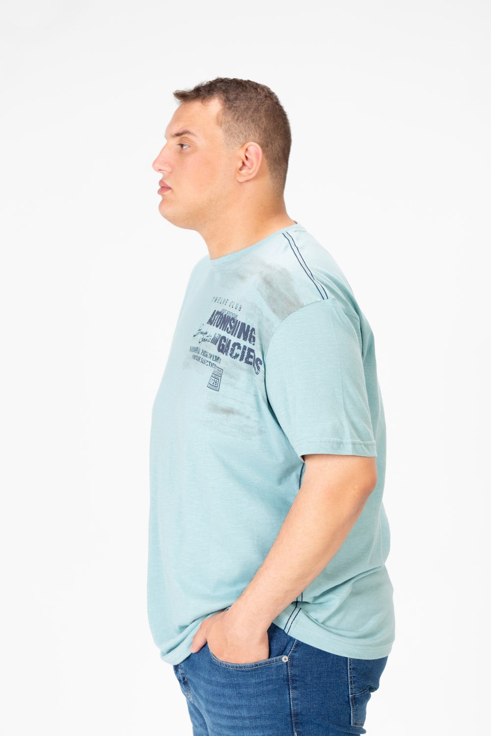 تي شيرت رجالي كبير الحجم مطبوع برقبة دائرية ونصف كم