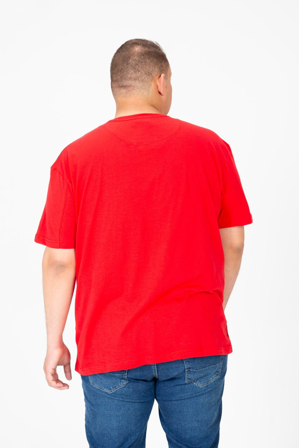 تي شيرت رجالي كبير الحجم مطبوع برقبة دائرية ونصف كم