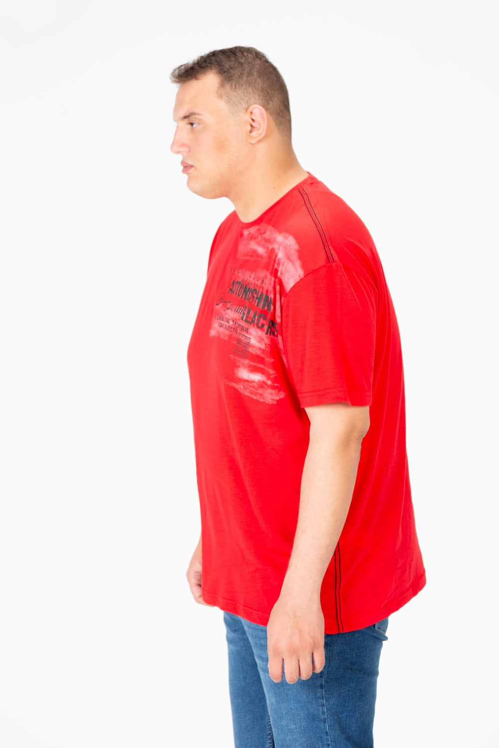 تي شيرت رجالي كبير الحجم مطبوع برقبة دائرية ونصف كم