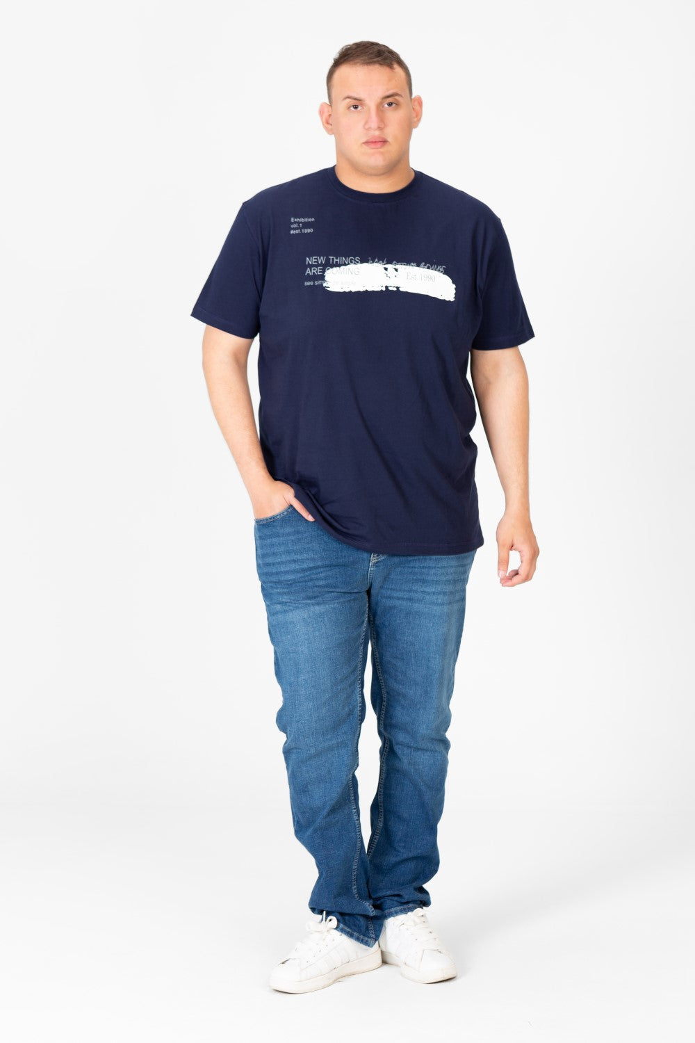 تي شيرت رجالي مطبوع برقبة دائرية ومقاس كبير