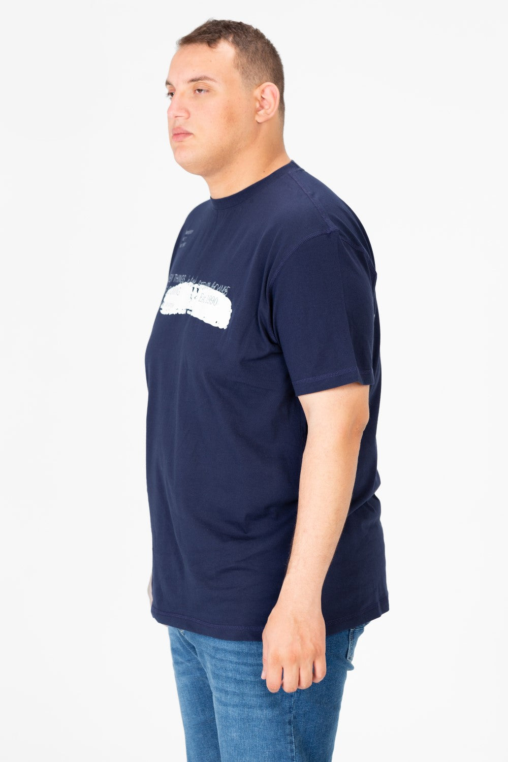 تي شيرت رجالي مطبوع برقبة دائرية ومقاس كبير