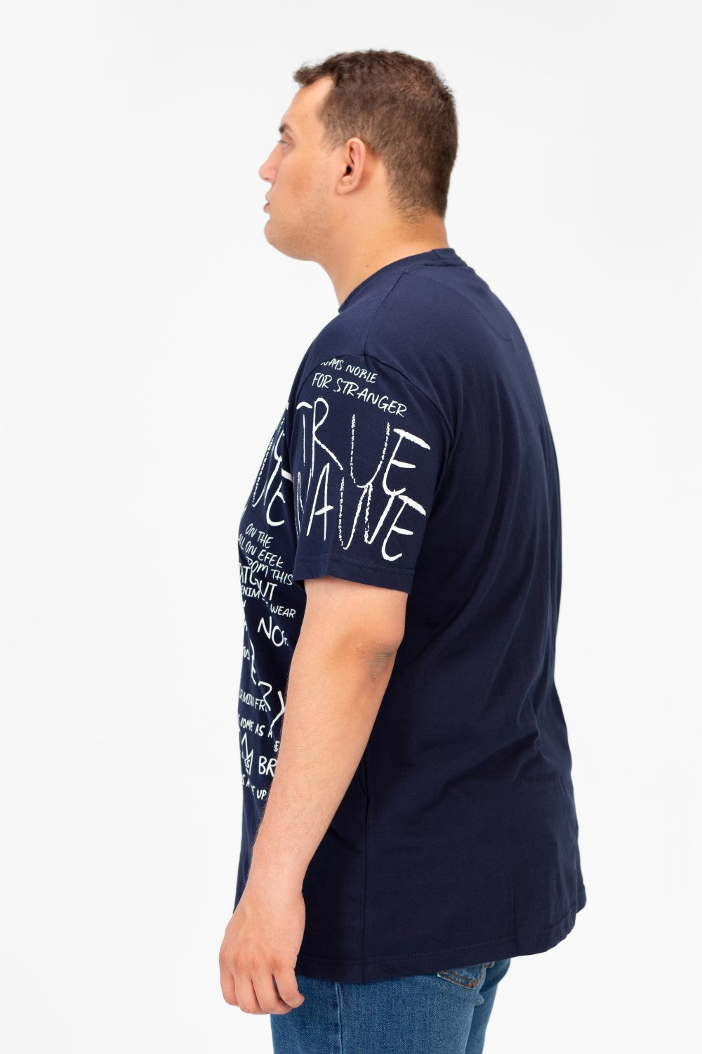 تي شيرت رجالي كبير الحجم مطبوع برقبة دائرية وأكمام قصيرة