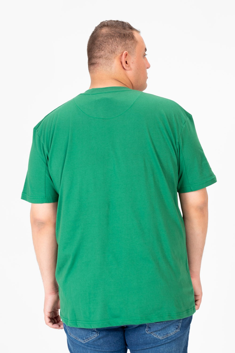 تي شيرت رجالي كبير الحجم برقبة دائرية وطبعة جرافيكية