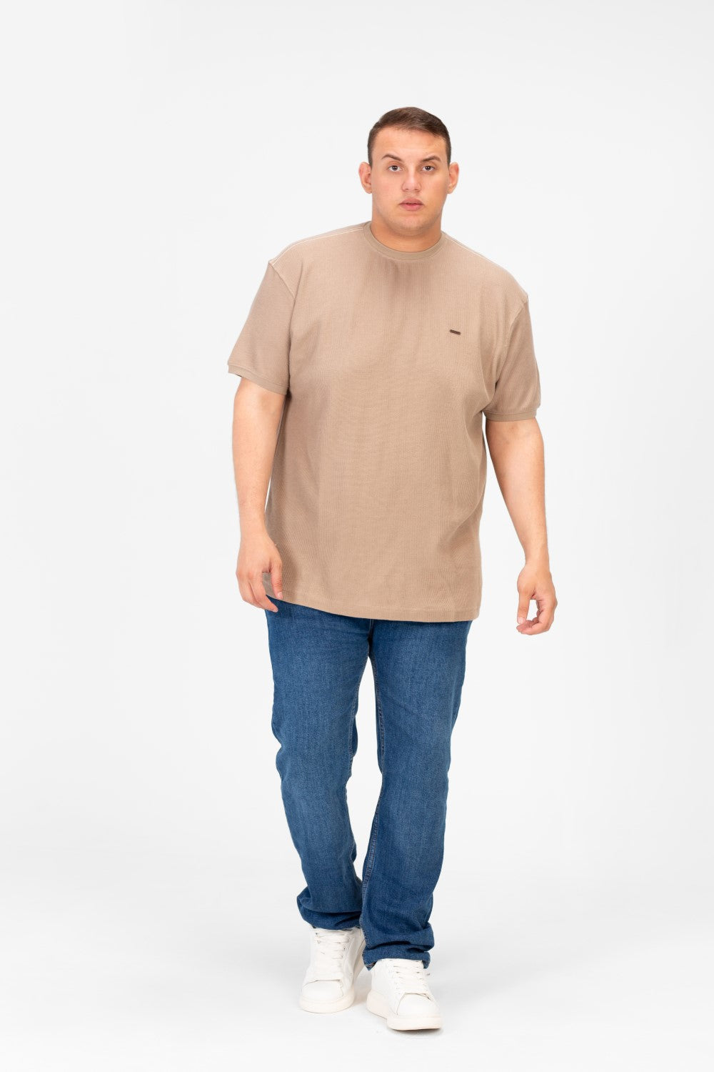 تي شيرت رجالي أساسي بنصف كم ومقاس كبير مصنوع من خامة عالية الجودة