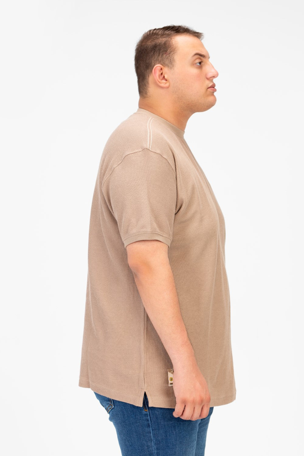 تي شيرت رجالي أساسي بنصف كم ومقاس كبير مصنوع من خامة عالية الجودة