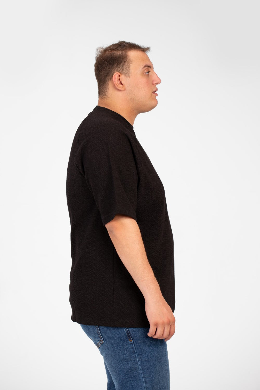 تي شيرت رجالي أساسي كبير الحجم بأكمام نصفية ورقبة دائرية من Tomato