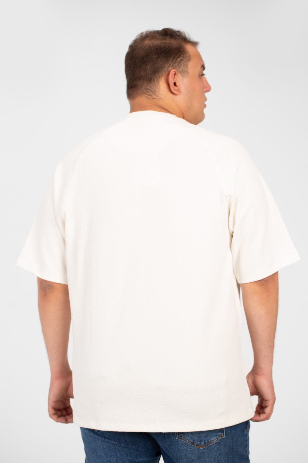 تي شيرت رجالي أساسي كبير الحجم بأكمام نصفية ورقبة دائرية من Tomato