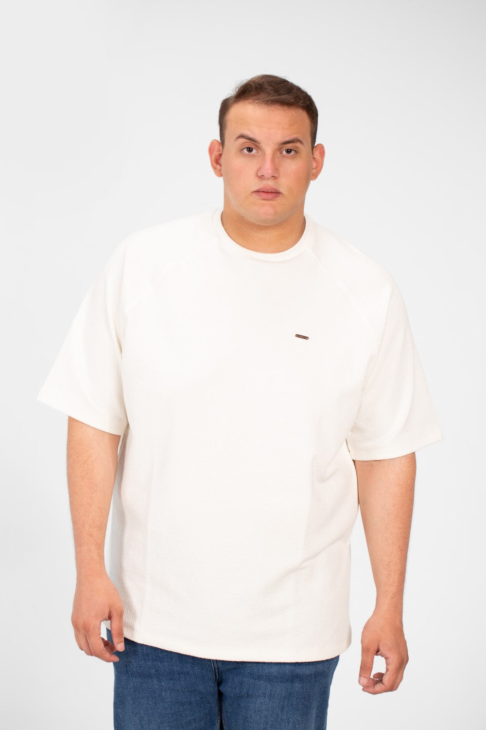 تي شيرت رجالي أساسي كبير الحجم بأكمام نصفية ورقبة دائرية من Tomato