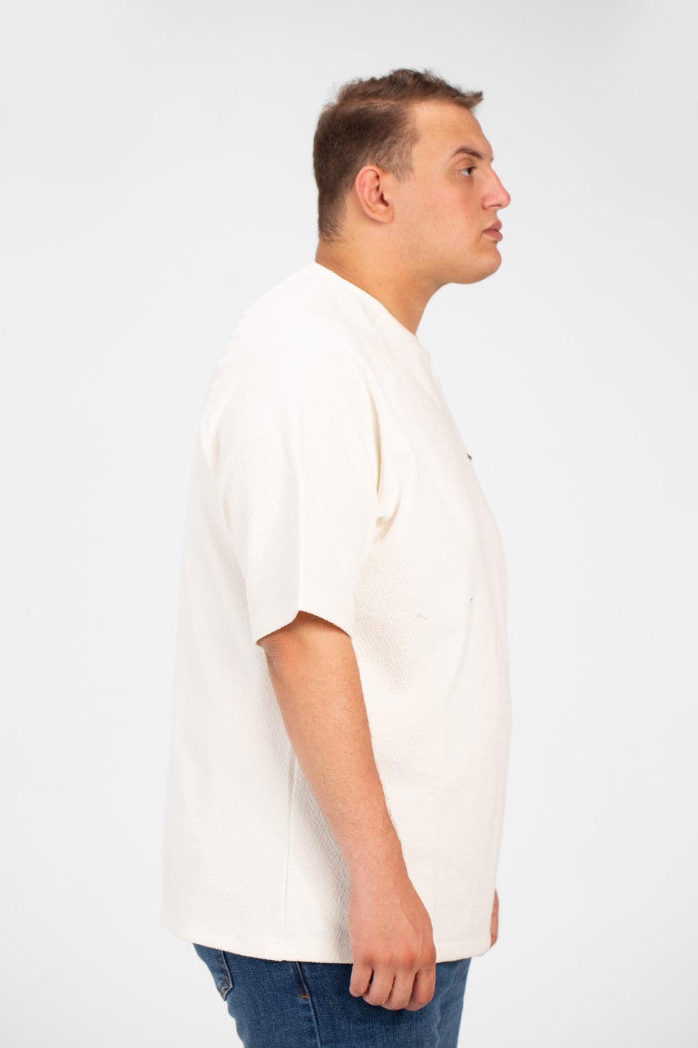 تي شيرت رجالي أساسي كبير الحجم بأكمام نصفية ورقبة دائرية من Tomato