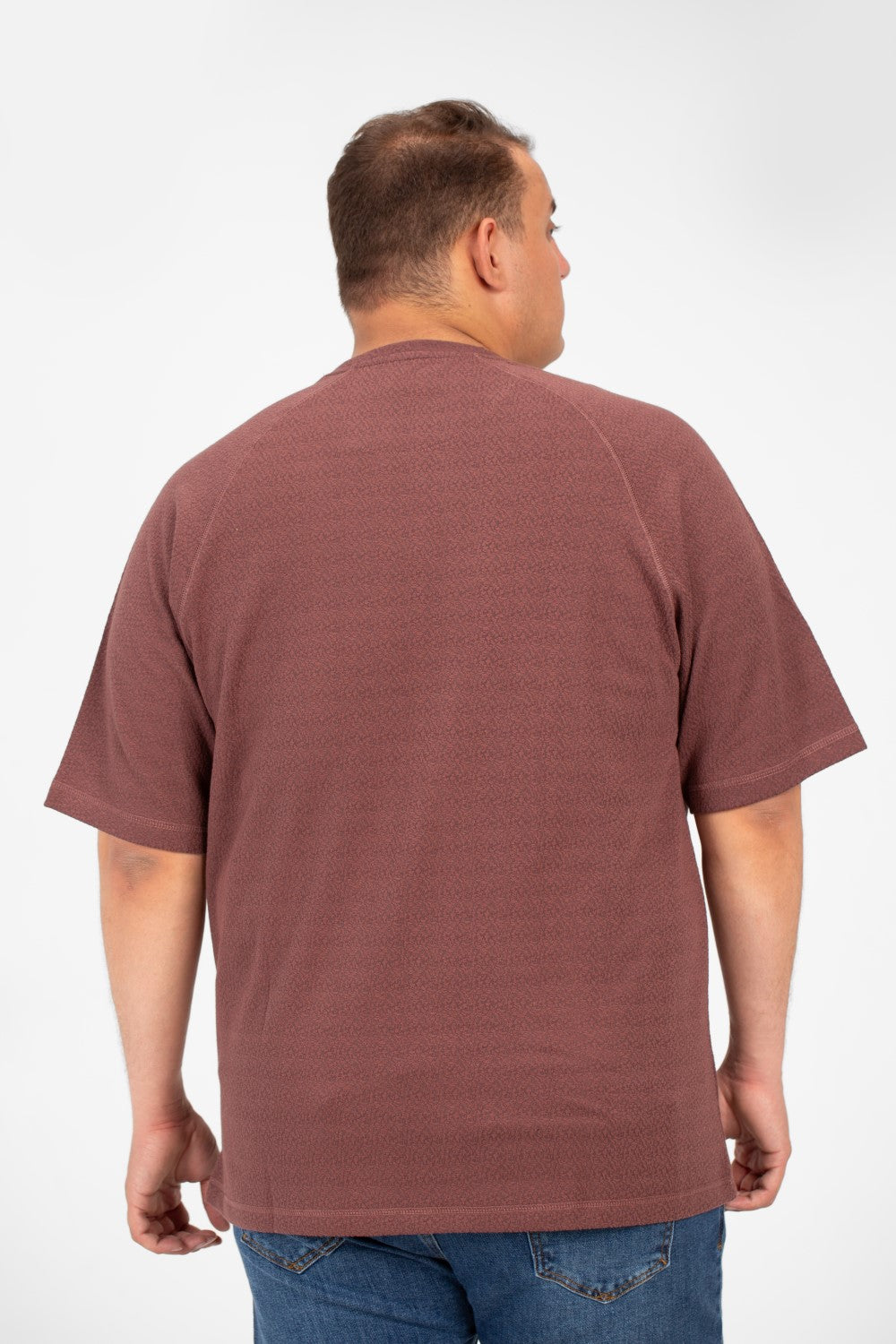 تي شيرت رجالي أساسي كبير الحجم بأكمام نصفية ورقبة دائرية من Tomato