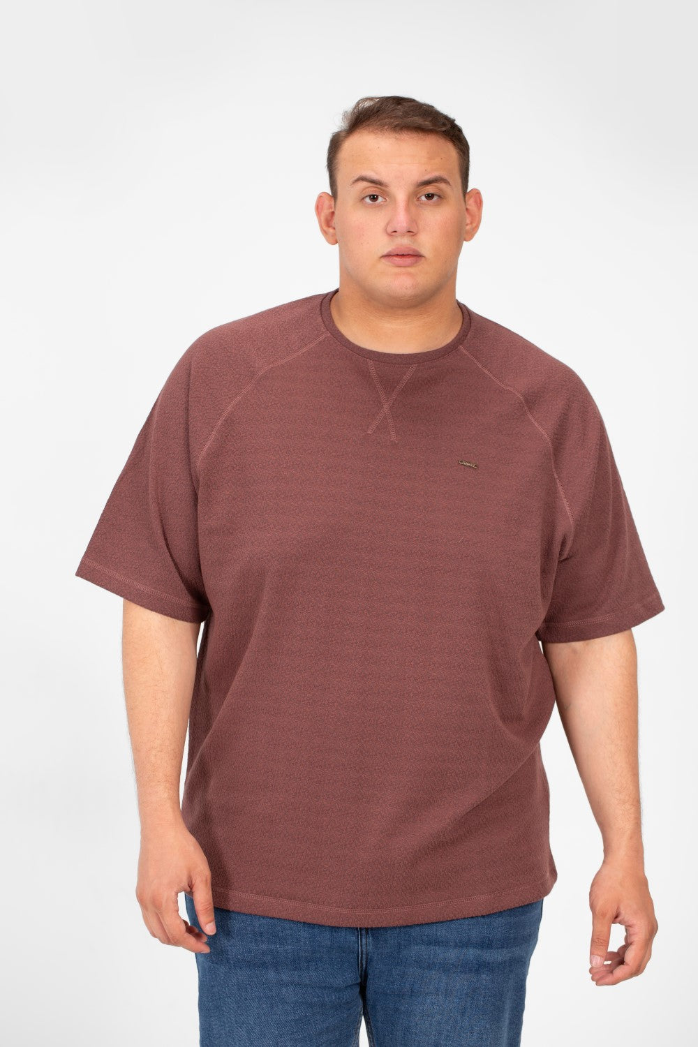 تي شيرت رجالي أساسي كبير الحجم بأكمام نصفية ورقبة دائرية من Tomato
