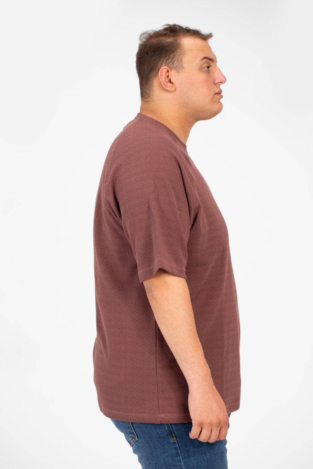 تي شيرت رجالي أساسي كبير الحجم بأكمام نصفية ورقبة دائرية من Tomato