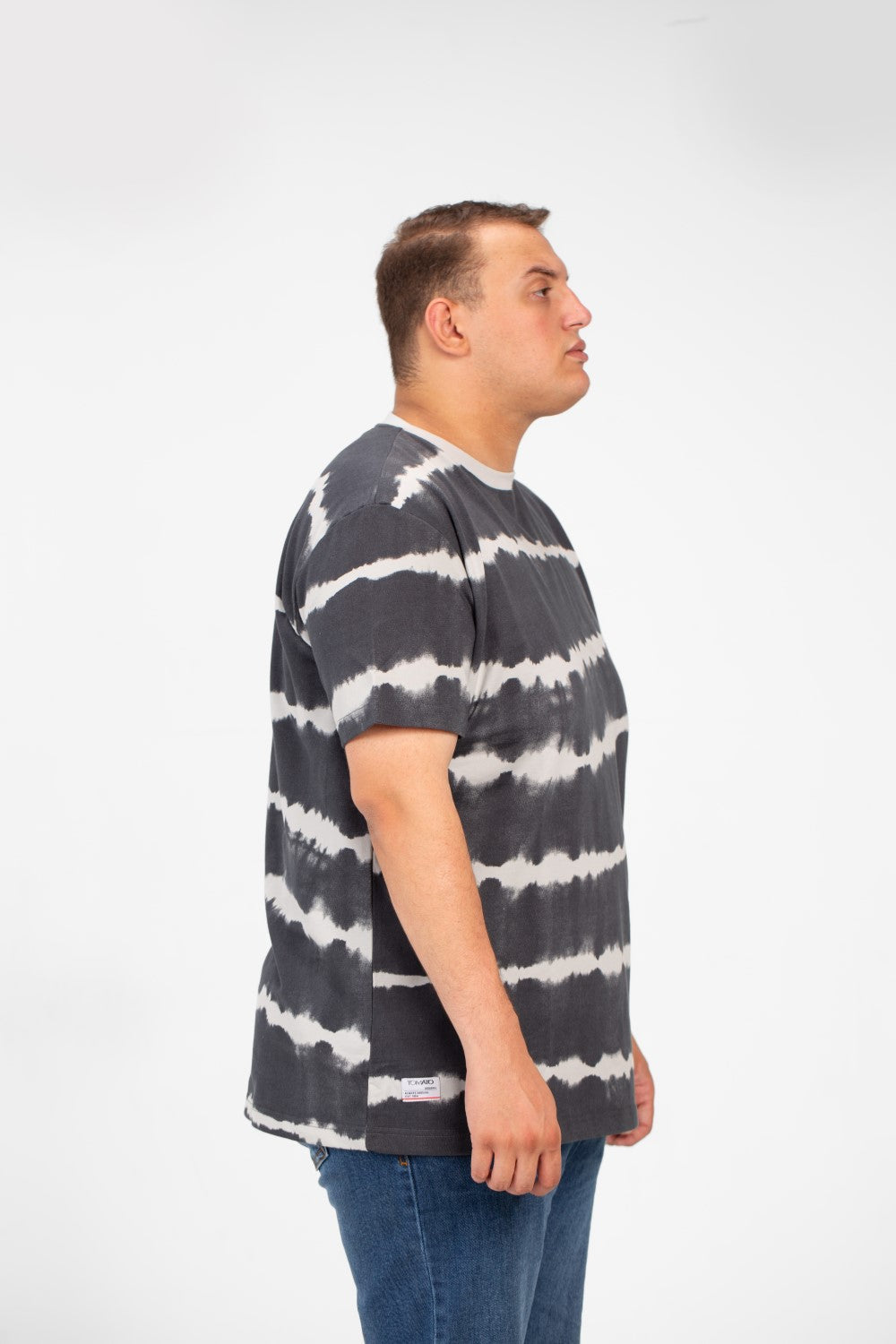 تي شيرت جاكار رجالي كبير الحجم بأكمام قصيرة ورقبة دائرية وتصميم عصري