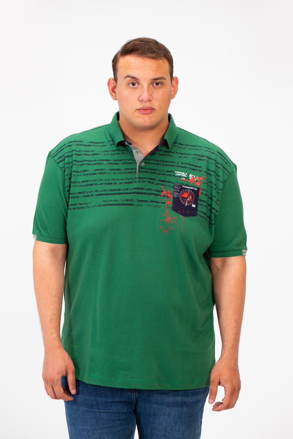 تي شيرت بولو رجالي كبير الحجم بأكمام قصيرة وطبعة أمامية وجيب