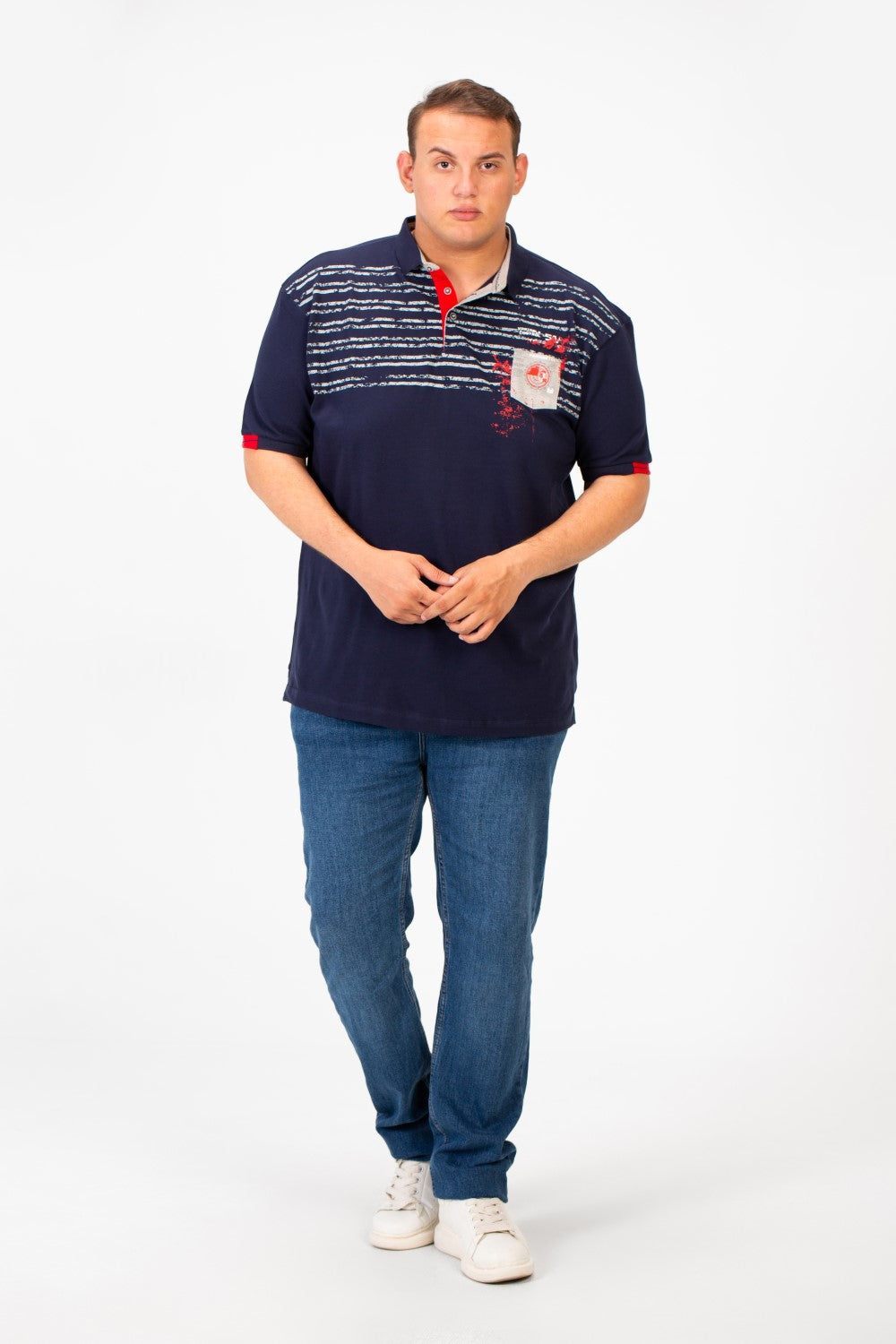 تي شيرت بولو رجالي كبير الحجم بأكمام قصيرة وطبعة أمامية وجيب