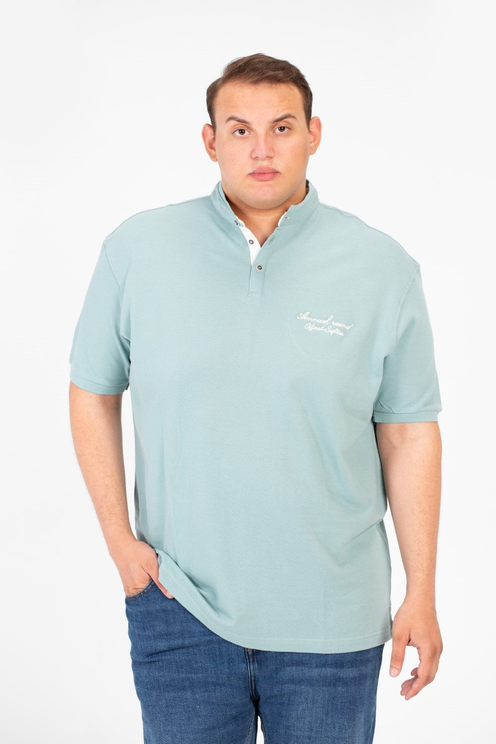 تي شيرت بولو رجالي أساسي بأكمام قصيرة ومقاس كبير مع طباعة نصية أمامية