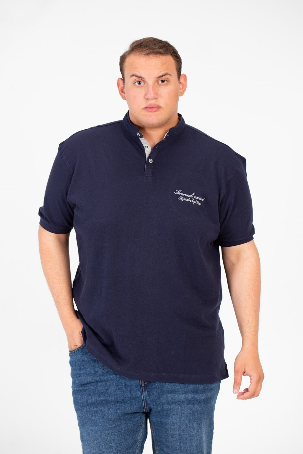 تي شيرت بولو رجالي أساسي بأكمام قصيرة ومقاس كبير مع طباعة نصية أمامية