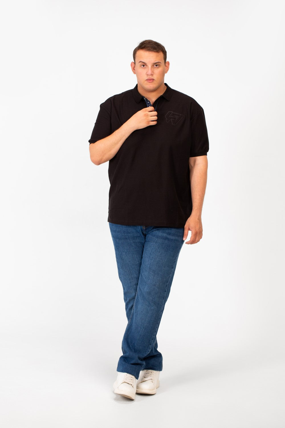 تي شيرت بولو رجالي كبير الحجم بأكمام قصيرة وأزرار نصف أمامية