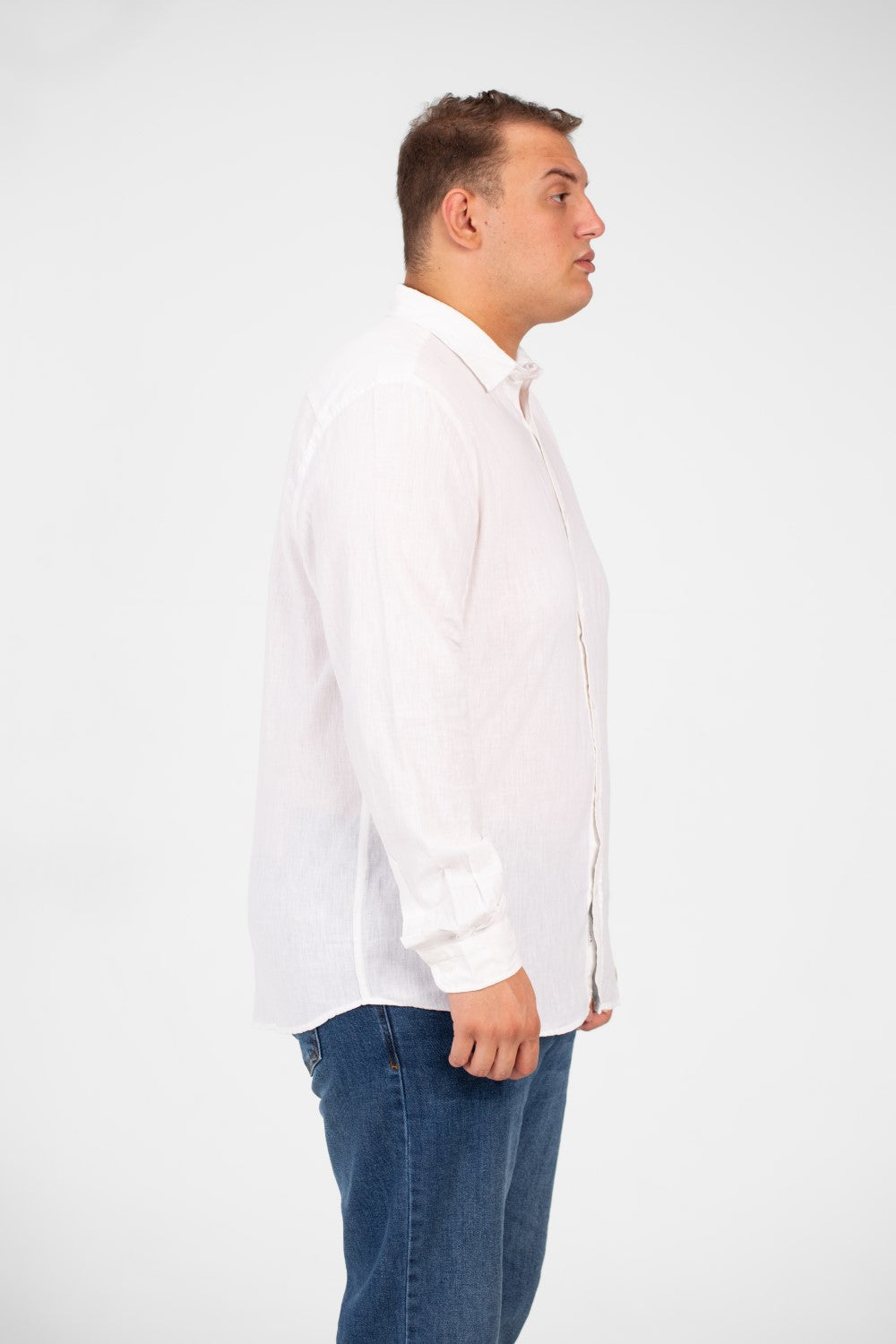 قميص رجالي أساسي بأكمام طويلة ومقاس كبير بألوان صيفية أساسية