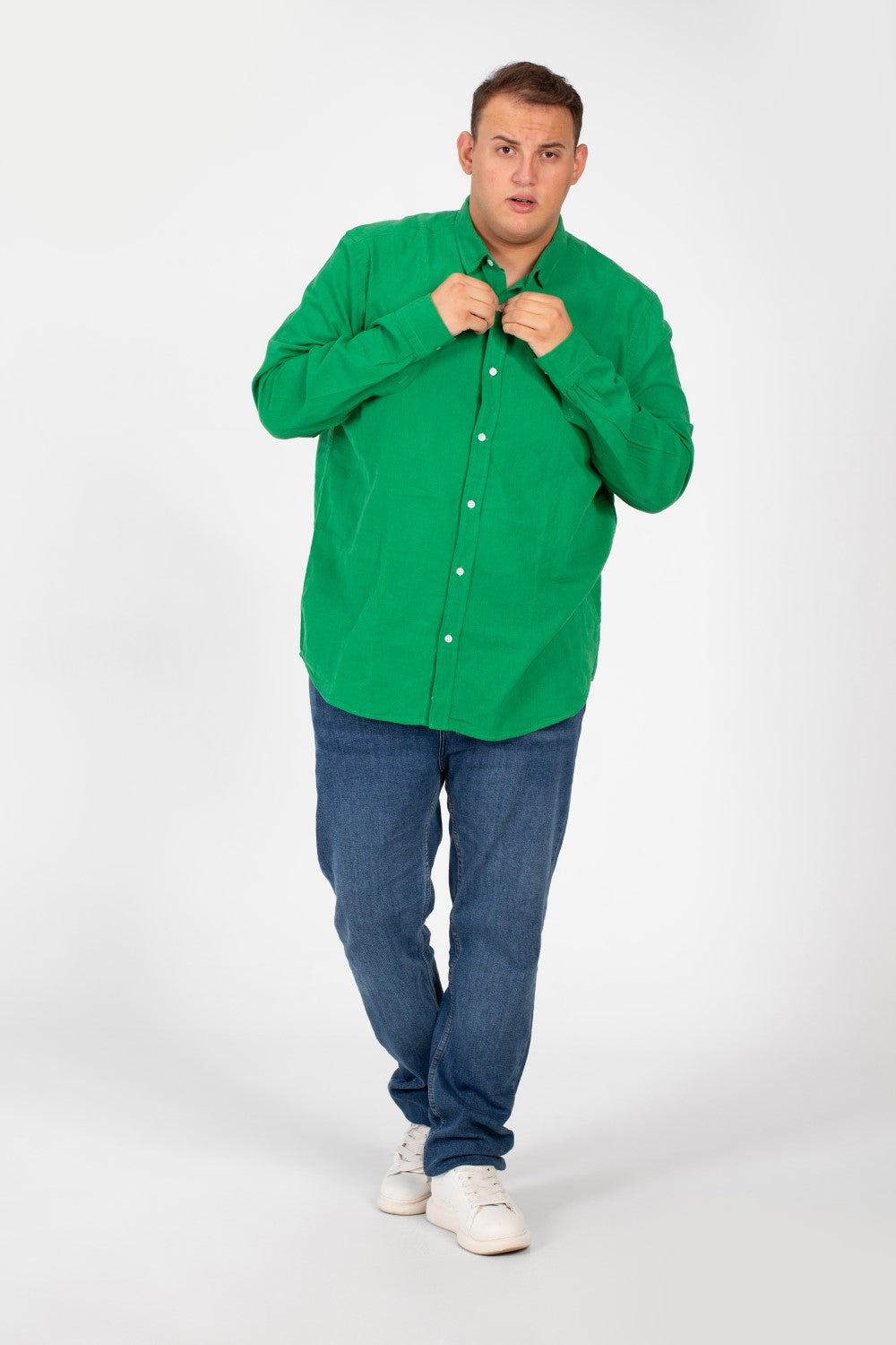 قميص رجالي أساسي بأكمام طويلة ومقاس كبير بألوان صيفية أساسية