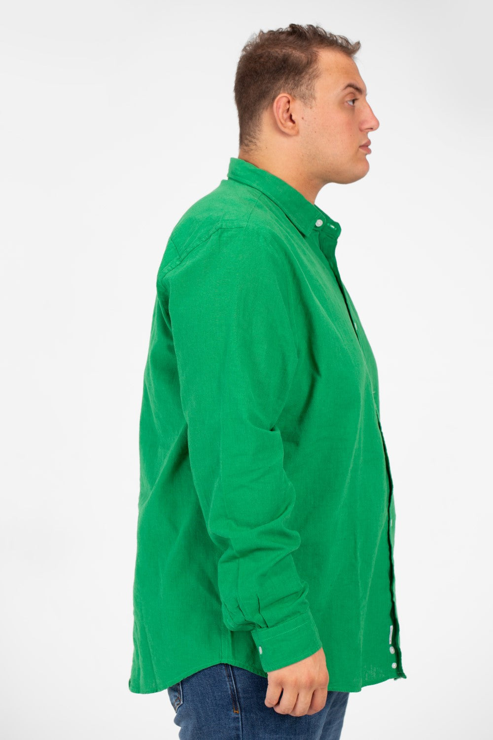 قميص رجالي أساسي بأكمام طويلة ومقاس كبير بألوان صيفية أساسية