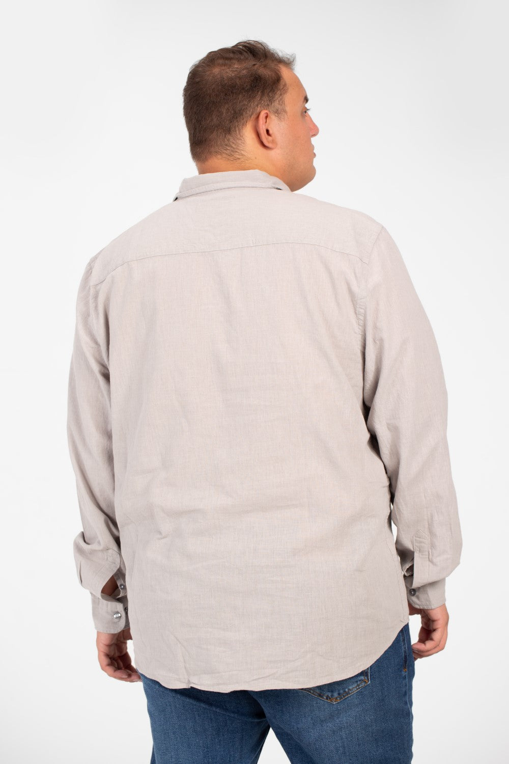 قميص رجالي أساسي بأكمام طويلة ومقاس كبير بألوان صيفية أساسية