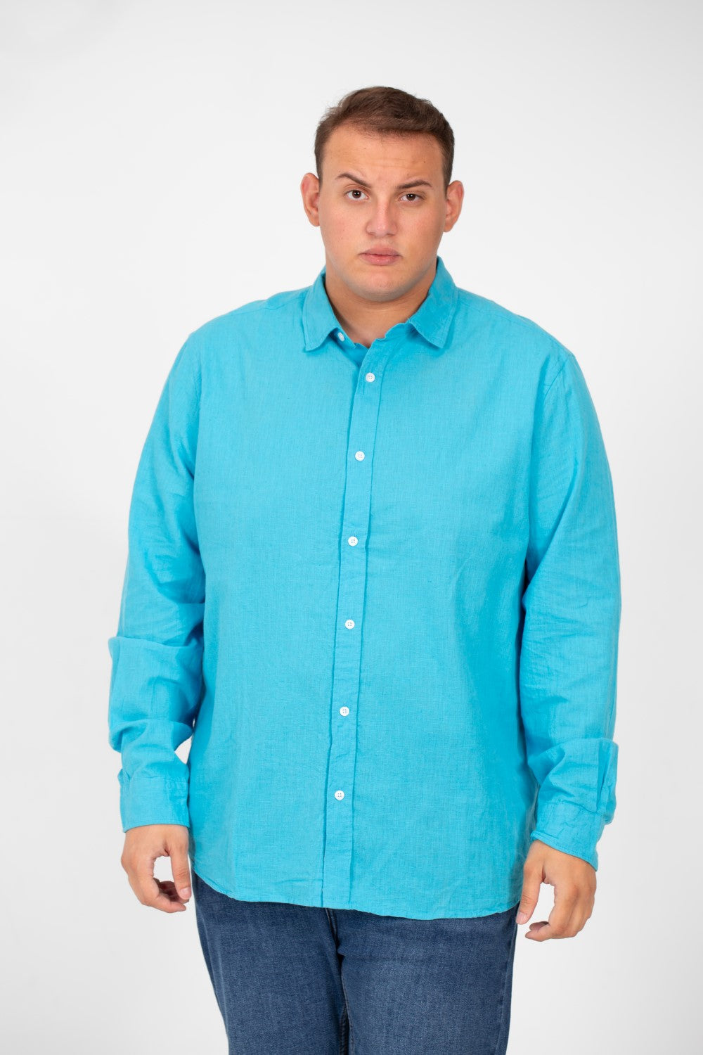 قميص رجالي أساسي بأكمام طويلة ومقاس كبير بألوان صيفية أساسية