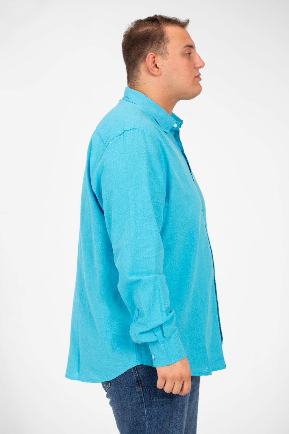 قميص رجالي أساسي بأكمام طويلة ومقاس كبير بألوان صيفية أساسية