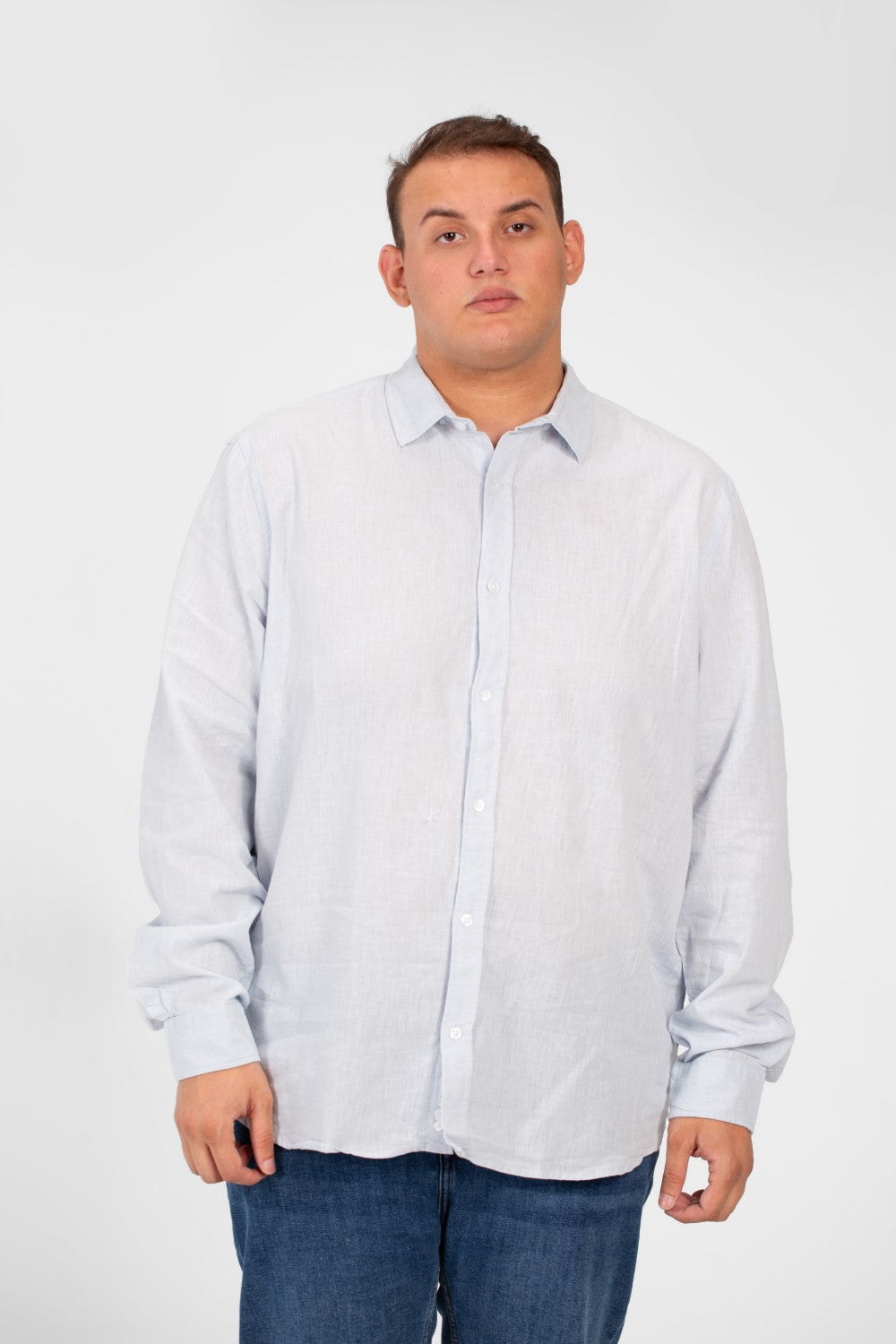 قميص رجالي أساسي بأكمام طويلة ومقاس كبير بألوان صيفية أساسية