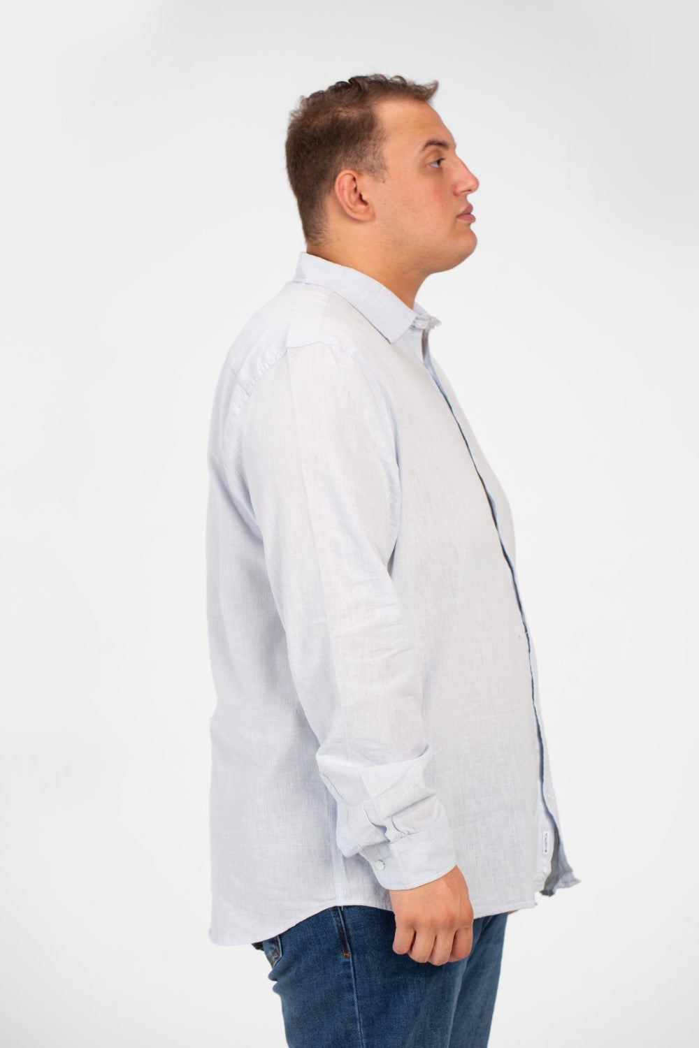 قميص رجالي أساسي بأكمام طويلة ومقاس كبير بألوان صيفية أساسية