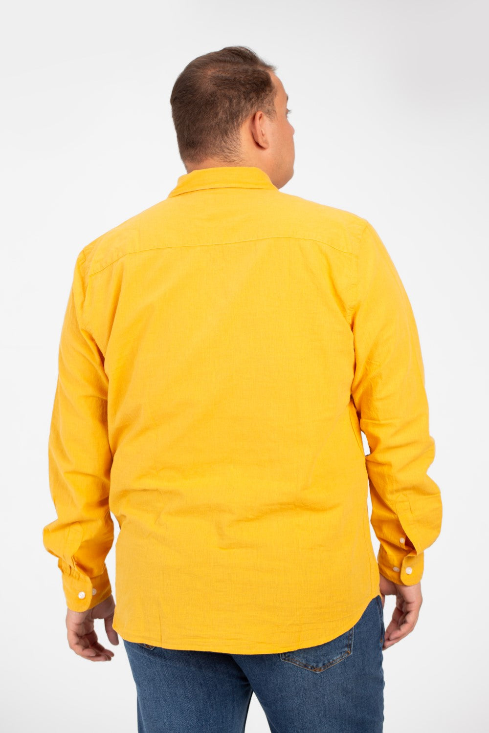 قميص رجالي أساسي بأكمام طويلة ومقاس كبير بألوان صيفية أساسية