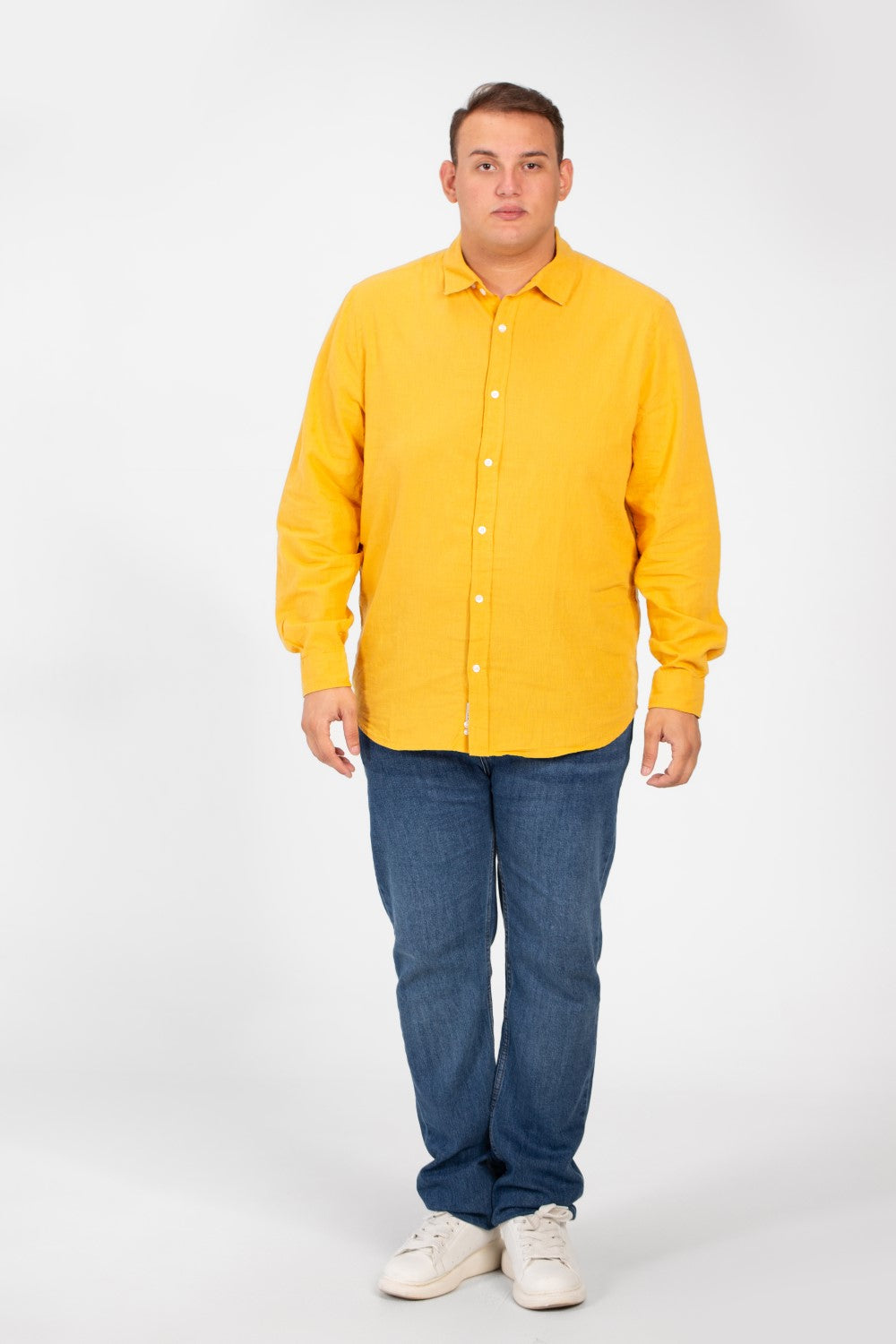 قميص رجالي أساسي بأكمام طويلة ومقاس كبير بألوان صيفية أساسية