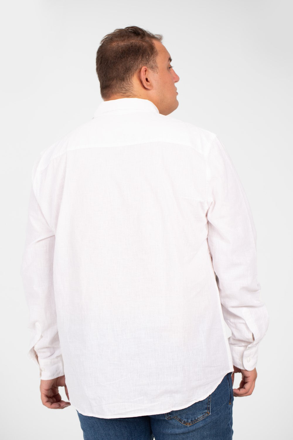 قميص رجالي أساسي بأكمام طويلة ومقاس كبير بألوان صيفية أساسية