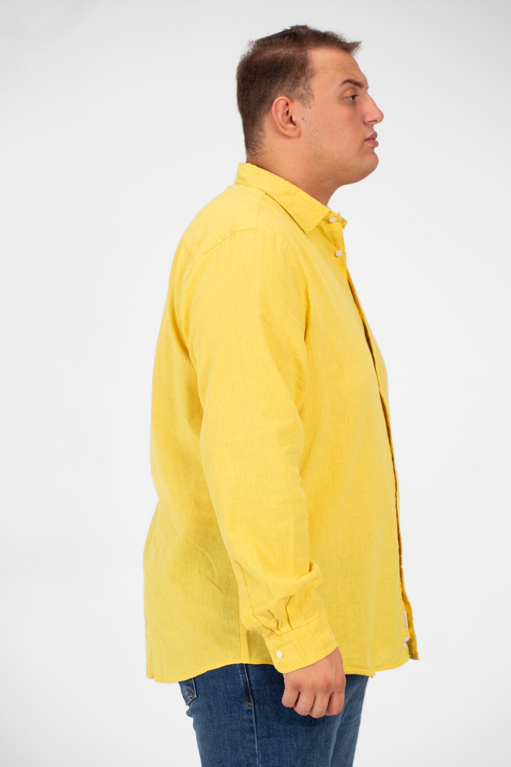 قميص رجالي أساسي بأكمام طويلة ومقاس كبير بألوان صيفية أساسية