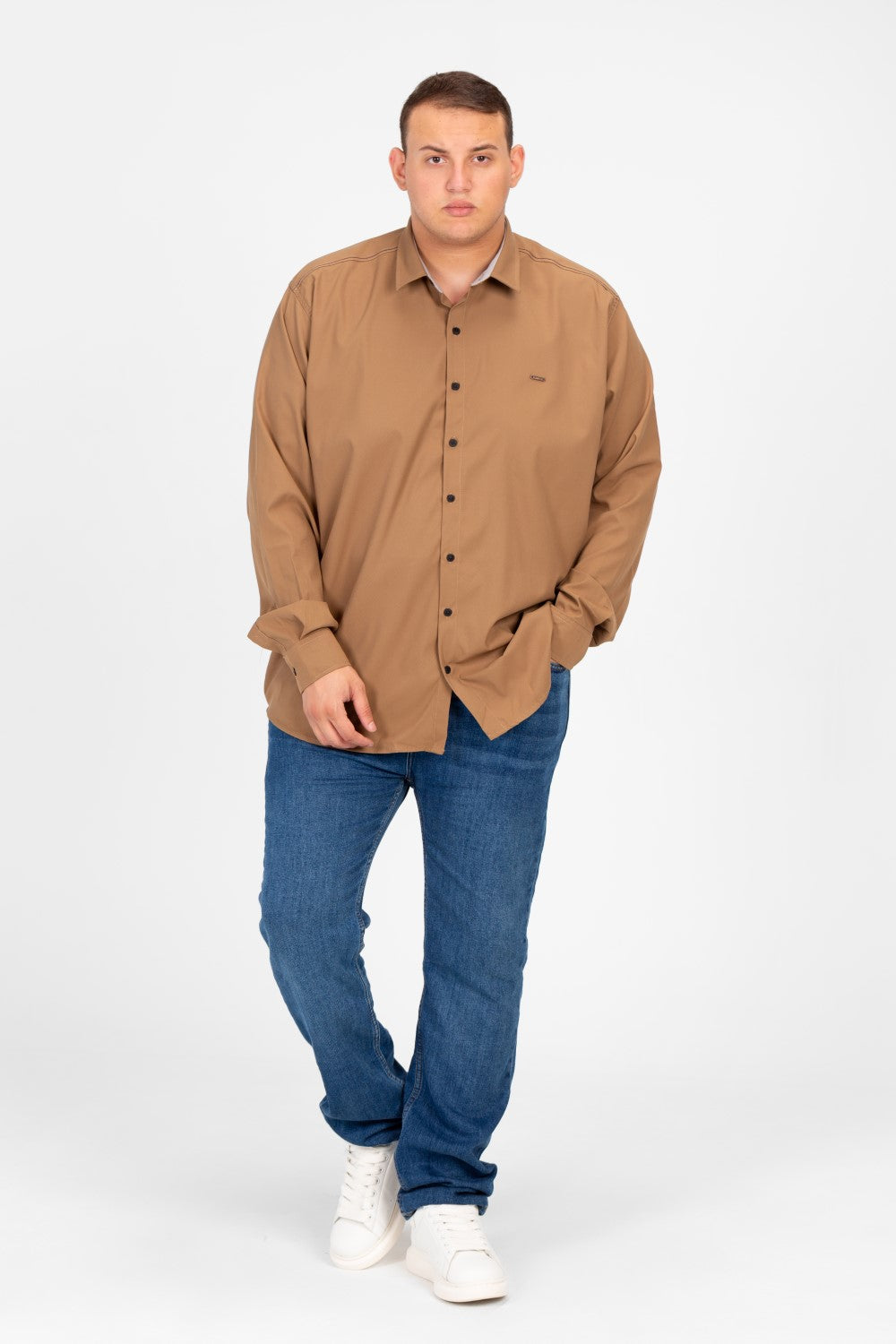 قميص رجالي أساسي بأكمام طويلة ونقشة طماطم كبيرة الحجم