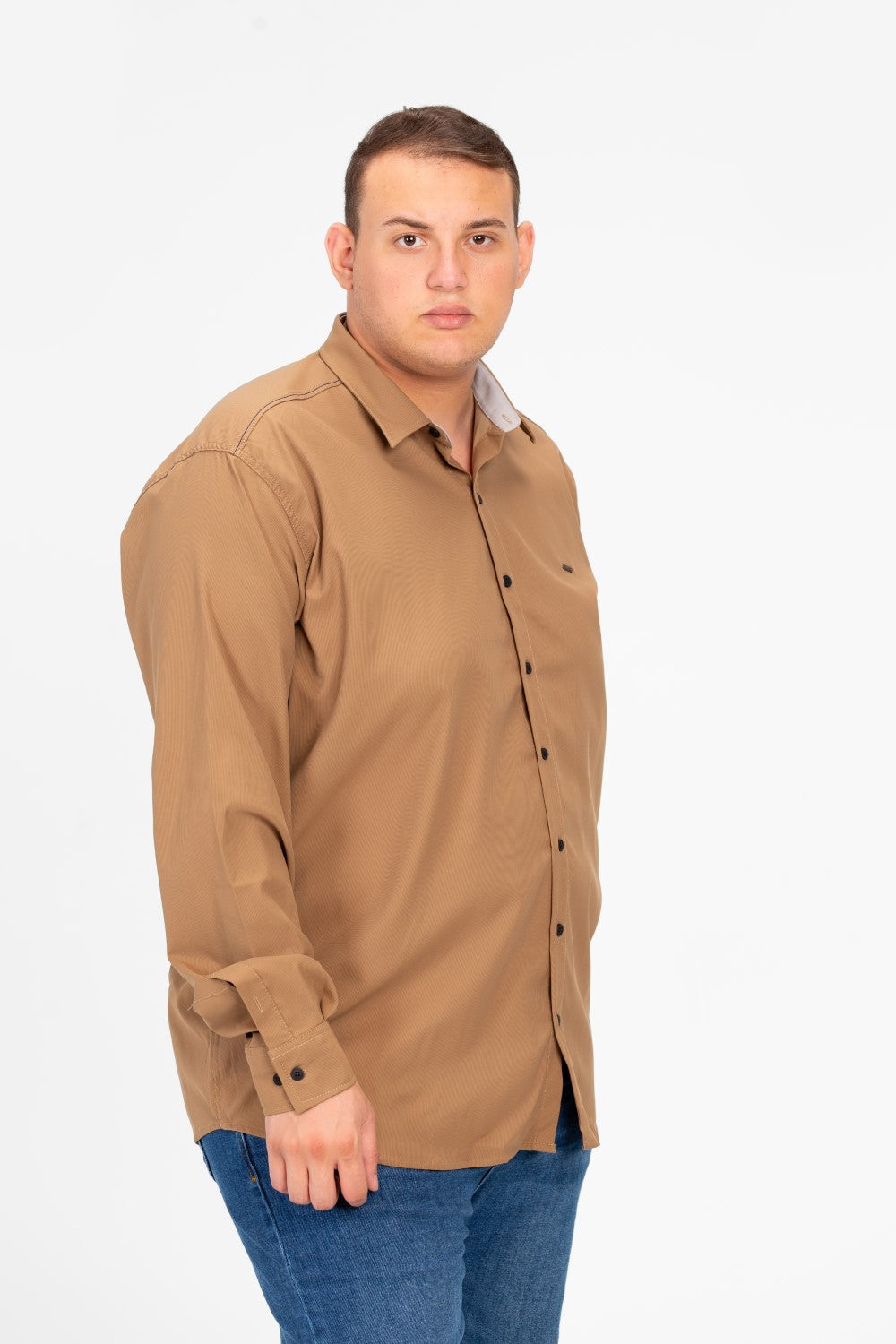 قميص رجالي أساسي بأكمام طويلة ونقشة طماطم كبيرة الحجم